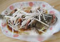蒸鲈鱼的做法 步骤8