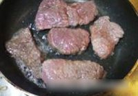 红酒牛排的做法 步骤8