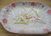 蒸鲈鱼的做法 步骤4