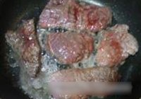 红酒牛排的做法 步骤9