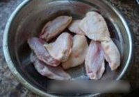 脆皮炸鸡翅的做法 步骤1