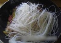 麻辣鲜香炒米线的做法 步骤10