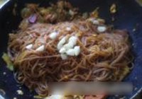麻辣鲜香炒米线的做法 步骤13