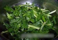 家常韭菜炒豆腐的做法 步骤3
