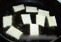 家常韭菜炒豆腐的做法 步骤4