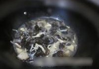 菌茹鸡块的做法 步骤3