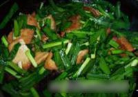 家常韭菜炒豆腐的做法 步骤10