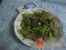 荷兰豆炒鸭肫