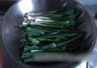 葱烤鲫鱼包肉的做法 步骤6