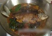 葱烤鲫鱼包肉的做法 步骤9