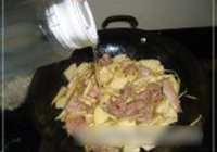 冬笋焖鸭肉的做法 步骤6