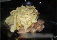 冬笋焖鸭肉的做法 步骤5