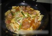 冬笋焖鸭肉的做法 步骤7