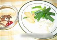 秘制砂锅酥焖牛腩的做法 步骤3