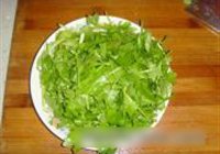 西芹炒腊肠的做法 步骤1