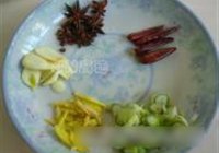 蘑菇炖素鸡的做法 步骤4