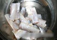 鱼香红烧带鱼的做法 步骤2