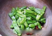 腊味荷兰豆的做法 步骤12