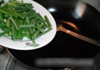 蒜苗炒肉片的做法 步骤6