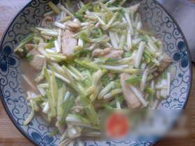 蒜薹炒鸡脯肉