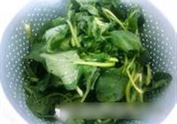 小青菜烧香肠的做法 步骤1