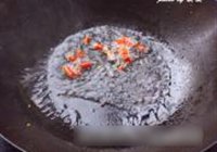 熏牛肉炒萝卜丝的做法 步骤4