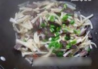 熏牛肉炒萝卜丝的做法 步骤8