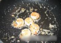 奶蛋双色清炒虾仁的做法 步骤8