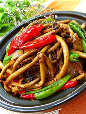 干锅茶树菇