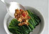 姜蒜香汁菠菜的做法 步骤15