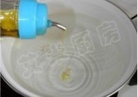 姜蒜香汁菠菜的做法 步骤1