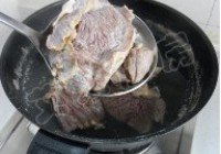 石锅辣牛肉汤的做法 步骤3