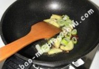苦瓜烧排骨的做法 步骤9