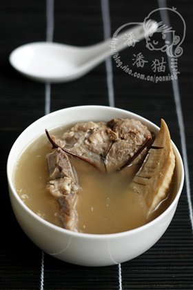 鸡骨草冬笋煲骨汤