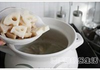 莲藕海带鱼汤的做法 步骤3