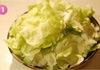 腊肠手撕包菜的做法 步骤1
