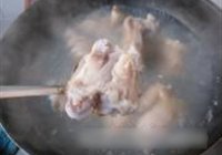 腐乳烧猪蹄的做法 步骤3