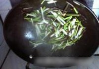 酸辣山芽菜的做法 步骤3