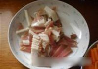 红烧腊肉南瓜的做法 步骤1