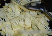 油焖春笋的做法 步骤5