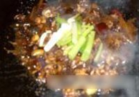 爆炒海螺肉的做法 步骤7