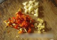 腊肉炒蒜苔的做法 步骤5