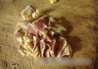 腊肉炒蒜苔的做法 步骤4