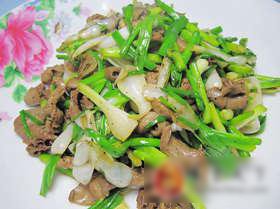 蒜苗炒鸡心