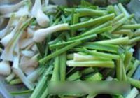 蒜苗炒鸡心的做法 步骤7