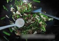 蒜苗炒鸡心的做法 步骤13