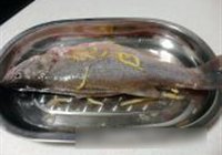 清蒸鲈鱼的做法 步骤2