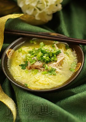 鸡汤米线