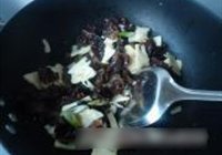 春笋木耳炒肉的做法 步骤10
