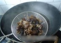 春笋木耳炒肉的做法 步骤6
